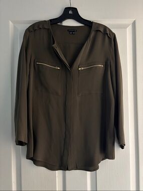 Theory 100% Silk Olive Green Blouse with Zip Pockets Sz M